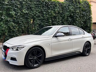 2017 BMW 3 серии 320i xDrive VI (F3x) Рестайлинг, белый, 2050000 рублей, вид 3