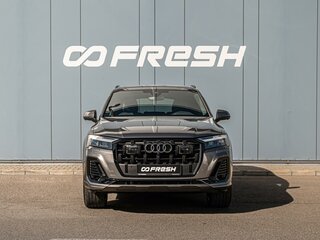 2024 Audi Q7 45 TFSI II (4M) Рестайлинг 2, серый, 7720000 рублей, вид 3