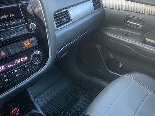 2014 Mitsubishi Outlander III, белый, 1500000 рублей, вид 4