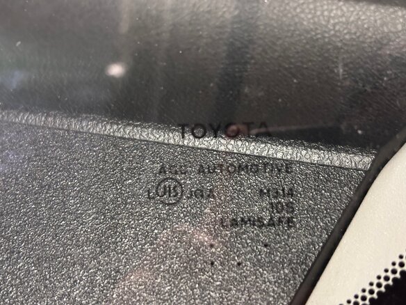 2015 Toyota Corolla Axio XI (E160, E170, E180), белый, 1100000 рублей - вид 40