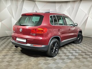 2011 Volkswagen Tiguan I Рестайлинг, красный, 1750000 рублей, вид 2