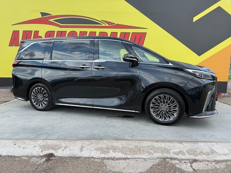 Lexus LM II