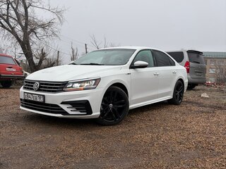 2017 Volkswagen Passat (North America and China) I Рестайлинг, белый, 1550000 рублей, вид 1