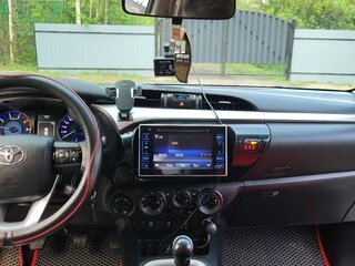 2015 Toyota Hilux VIII, серебристый, 2350000 рублей, вид 5