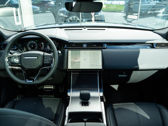2025 Land Rover Range Rover Velar I Рестайлинг, чёрный, 9990000 рублей - вид 8