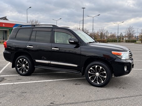 2012 Toyota Land Cruiser 200 Series Рестайлинг 1, чёрный, 3699000 рублей, вид 3
