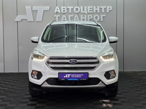 2017 Ford Kuga II Рестайлинг, белый, 1749000 рублей - вид 3