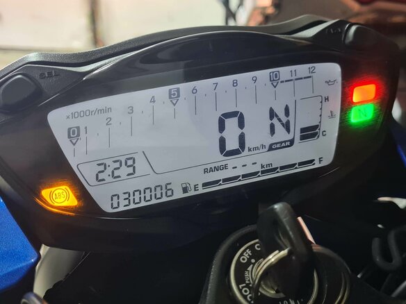 2019 Suzuki SV 650, синий - вид 4