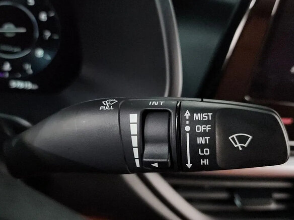 2022 Kia K3 II Рестайлинг, белый, 2000000 рублей - вид 16