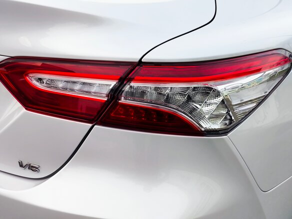 2019 Toyota Camry VIII (XV70), белый, 3700000 рублей - вид 15