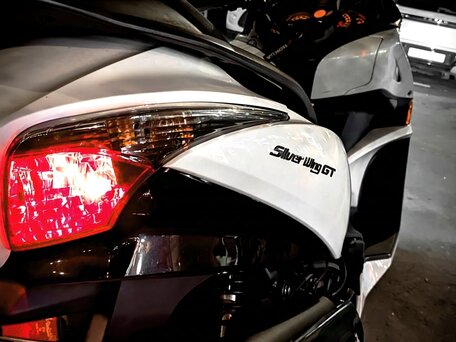 2010 Honda GL 500 Silver Wing, белый, 370000 рублей, вид 2