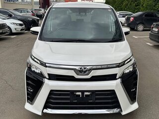 2021 Toyota Voxy III (R80) Рестайлинг, белый, 2530000 рублей, вид 2