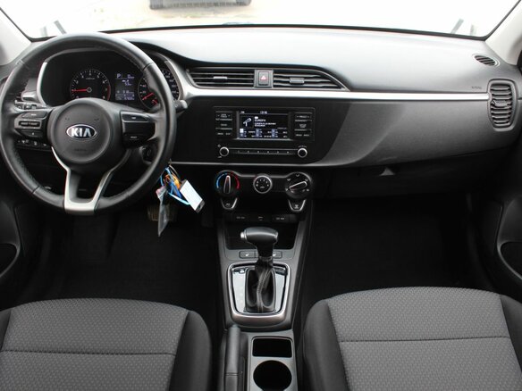 2020 Kia Rio IV, серый, 1490000 рублей - вид 16