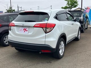 2020 Honda Vezel I Рестайлинг, белый, 1370000 рублей, вид 4