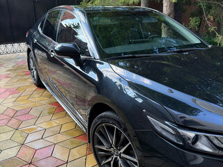 2023 Toyota Camry VIII (XV70) Рестайлинг, чёрный, 3650000 рублей, вид 5