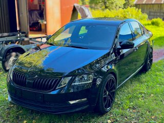 2018 Skoda Octavia III (A7) Рестайлинг, чёрный, 1350000 рублей, вид 3