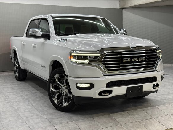 2023 Ram 1500 Crew Cab eTorque V, белый, 7890000 рублей