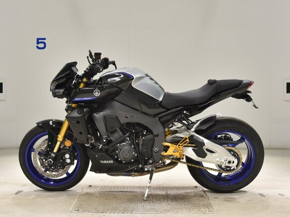 2022 Yamaha MT-10SP, чёрный, 1800000 рублей - вид 4