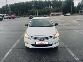 2015 Hyundai Solaris I Рестайлинг, белый, 849000 рублей, вид 1