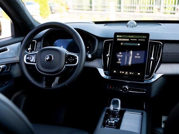 2026 Volvo XC90 B5 II Рестайлинг 2, чёрный, 10100000 рублей - вид 13