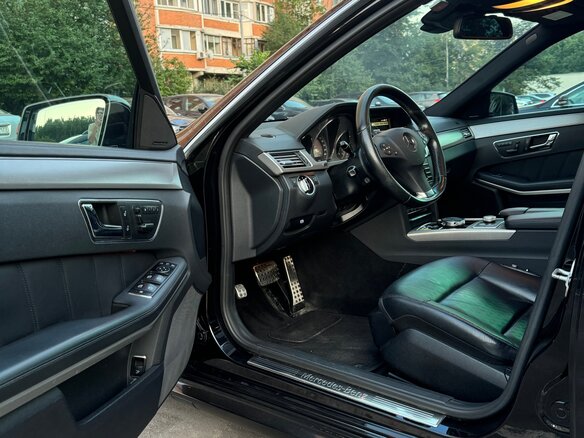 2010 Mercedes-Benz E-Класс 350 IV (W212, S212, C207), чёрный, 1650000 рублей - вид 9