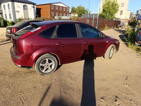 2005 Ford Focus II, красный, 380000 рублей, вид 3