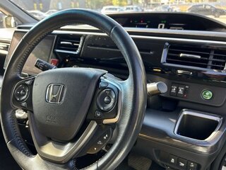 2019 Honda Stepwgn Spada V Рестайлинг, белый, 2350000 рублей, вид 5