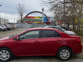 2011 Toyota Corolla X (E140, E150) Рестайлинг, красный, 1130000 рублей, вид 4