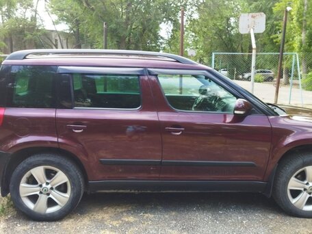 2012 Skoda Yeti I, пурпурный, 999999 рублей, вид 2