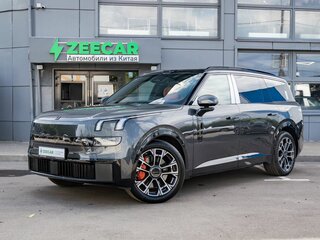 Lynk & Co 900