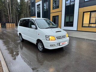 1999 Toyota Town Ace Noah III, белый, 630000 рублей, вид 2