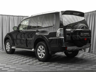 2011 Mitsubishi Pajero IV, чёрный, 1885000 рублей, вид 4