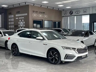 2023 Skoda Octavia IV (A8), белый, 2590000 рублей, вид 3
