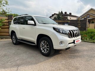 2017 Toyota Land Cruiser Prado 150 Series Рестайлинг 1, белый, 4800000 рублей, вид 2