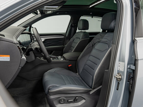 2026 Volkswagen Touareg III Рестайлинг, серый, 12790000 рублей - вид 22