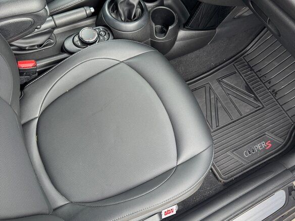 2018 Mini Hatch Cooper III (F55/F56), серый, 1510000 рублей - вид 11