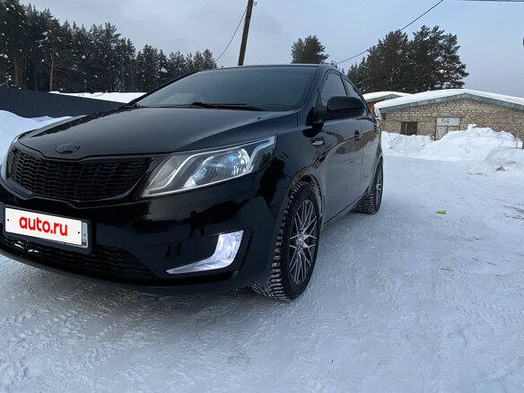 2013 Kia Rio 5-speed III, чёрный, 800000 рублей - вид 10