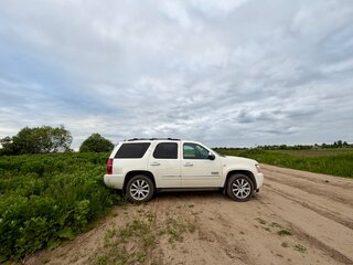 2012 Chevrolet Tahoe 6AT III, белый, 1750000 рублей, вид 3
