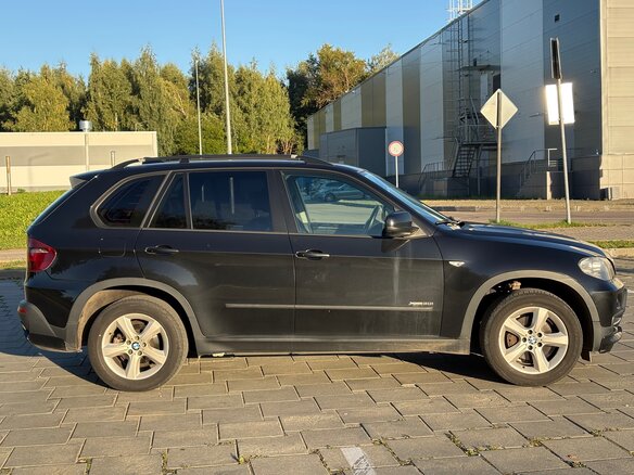 2010 BMW X5 30i II (E70), чёрный, 2120000 рублей - вид 1