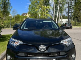 2017 Toyota RAV4 IV (XA40) Рестайлинг, чёрный, 2370000 рублей, вид 3