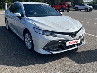 2020 Toyota Camry VIII (XV70), белый, 3550000 рублей, вид 4