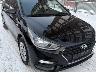 2017 Hyundai Solaris II, чёрный, 1700000 рублей, вид 2
