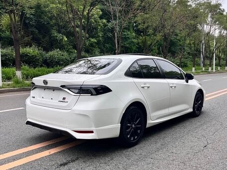 2023 Toyota Corolla XII (E210), белый, 1600000 рублей, вид 4