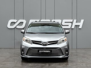2017 Toyota Sienna III Рестайлинг 2, серебристый, 2470000 рублей, вид 3
