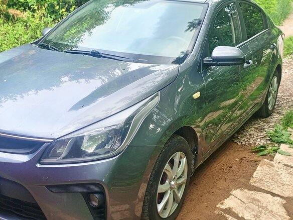 2018 Kia Rio IV, серый, 800000 рублей - вид 2
