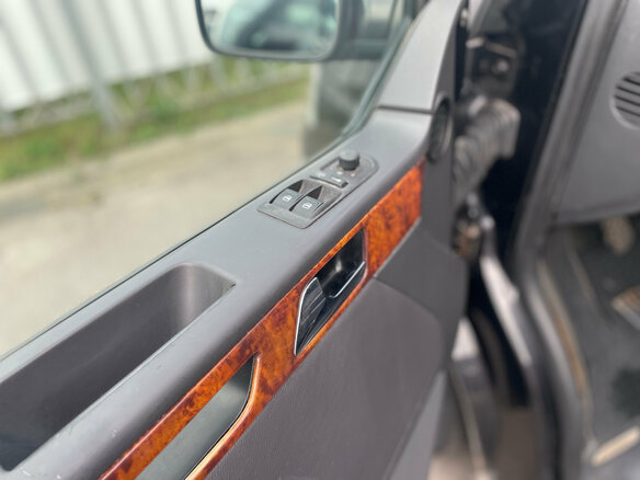 2007 Volkswagen Multivan T5, чёрный, 1220000 рублей - вид 12