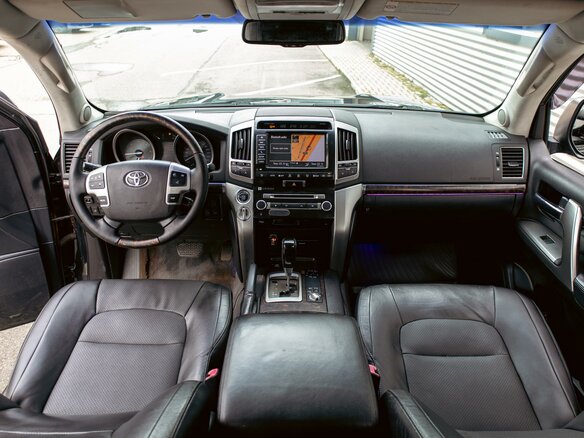 2012 Toyota Land Cruiser 200 Series, чёрный - вид 16