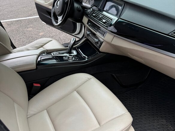 2010 BMW 5 серии 528i VI (F10/F11/F07), белый, 1450000 рублей - вид 3