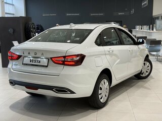 2026 Lada (ВАЗ) Vesta I Рестайлинг (NG), белый, 1680000 рублей, вид 3