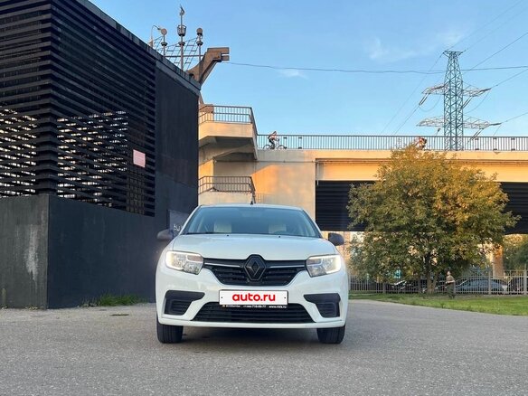 2019 Renault Logan II Рестайлинг, белый, 1200000 рублей